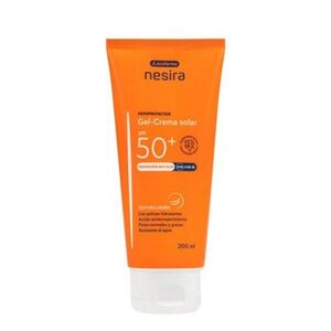 ACOF. NESIRA GEL-CREMA SOLAR SPF50 200ML